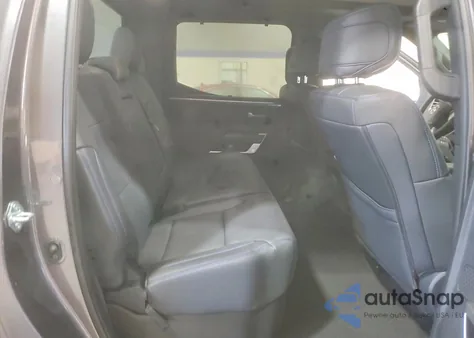 2025 Toyota Tundra Crewmax Platinum z USA, uszkodzony, nr VIN 5TFNA5DB1SX271669